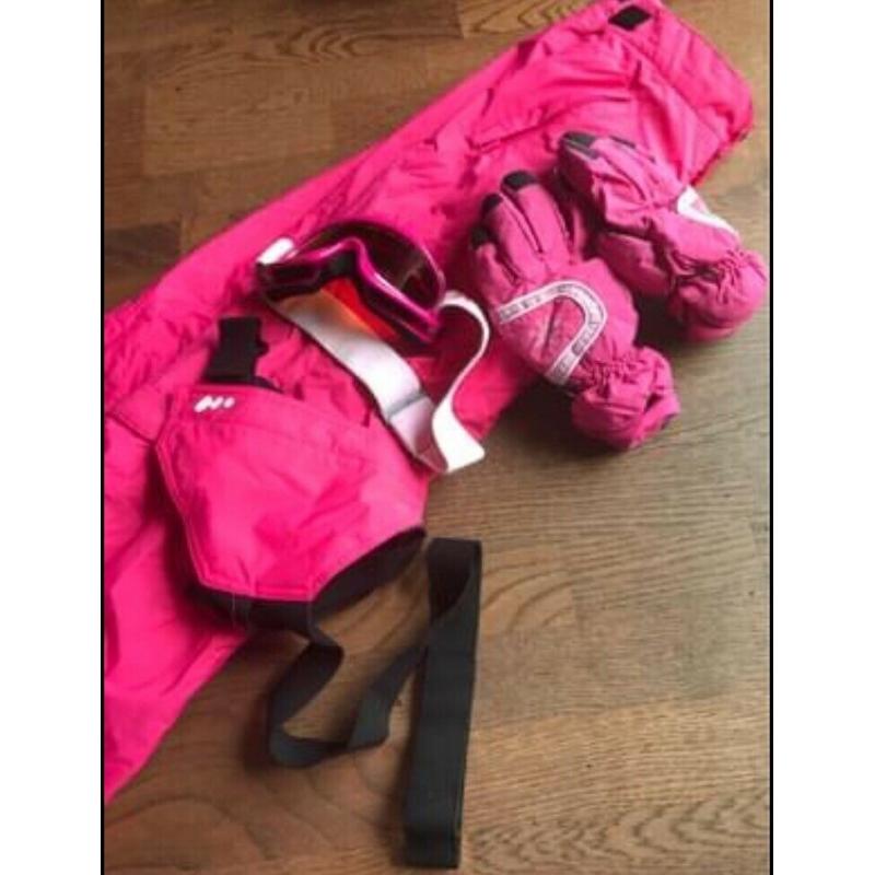 Ski Pants, Google?s & Gloves