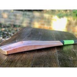 Bargain at ?69 . Player Grade Cricket Bat . Adult SH . 2.10