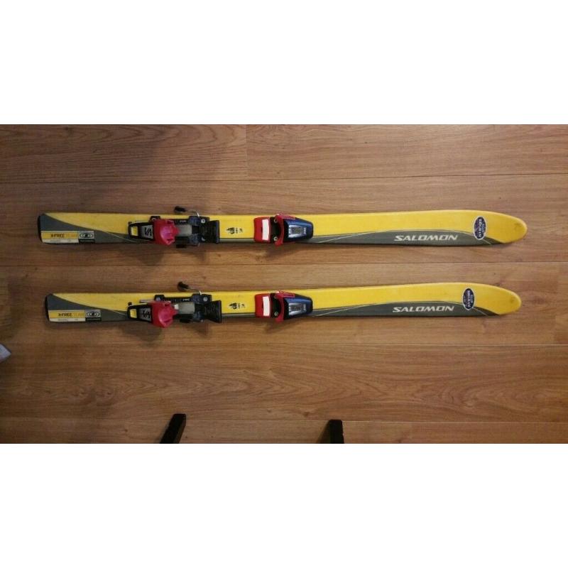 Skis - childs, 110cm length, approx 7 yrs