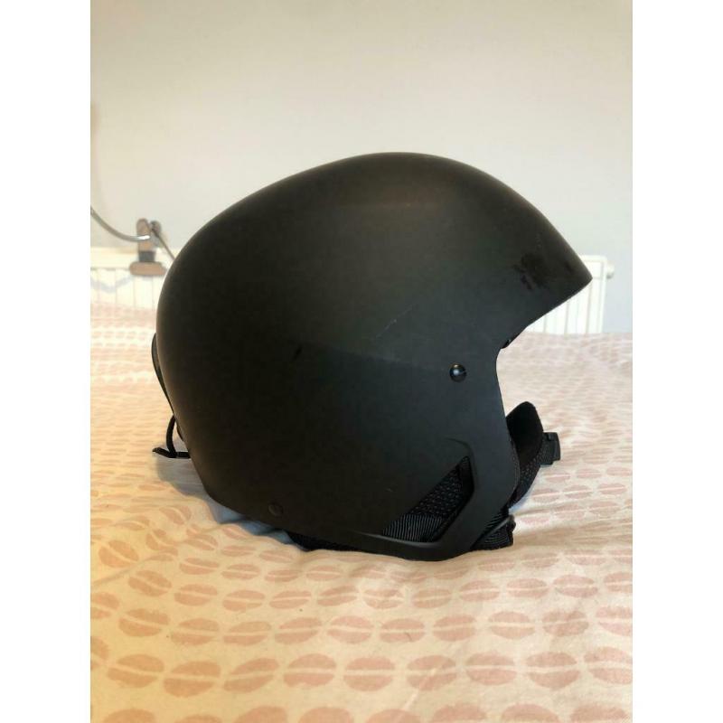 Ski helmet (size M)