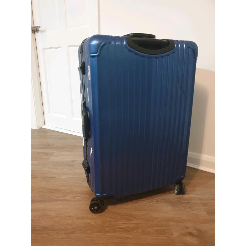 Self Weighing Suitcase 29