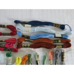 38 x Anchor Embroidery / Cross Stitch Thread bundle - Mix of colours