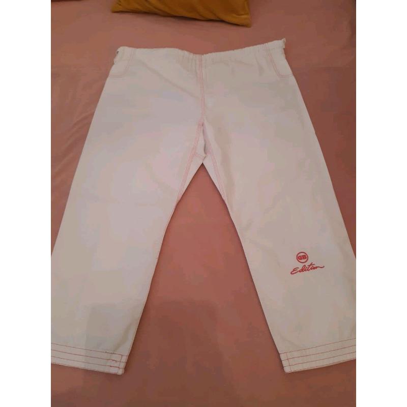 Gracie Barra Woman Gi - Brazilian Jiu Jitsu kimono top and bottom F2