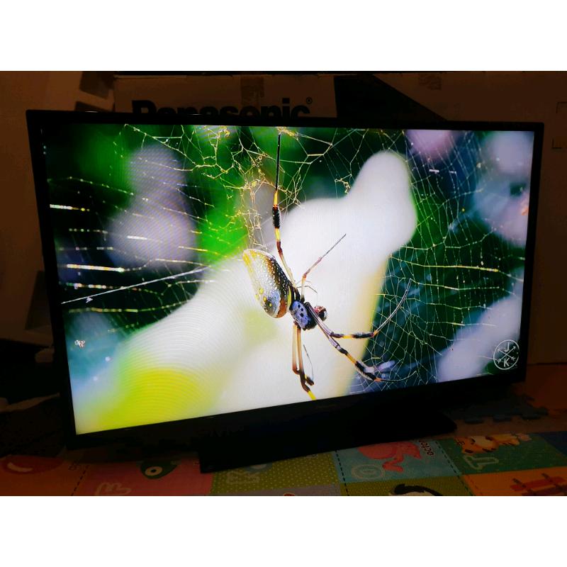 Slim 39in Panasonic TV Television Full HD 1080p boxed