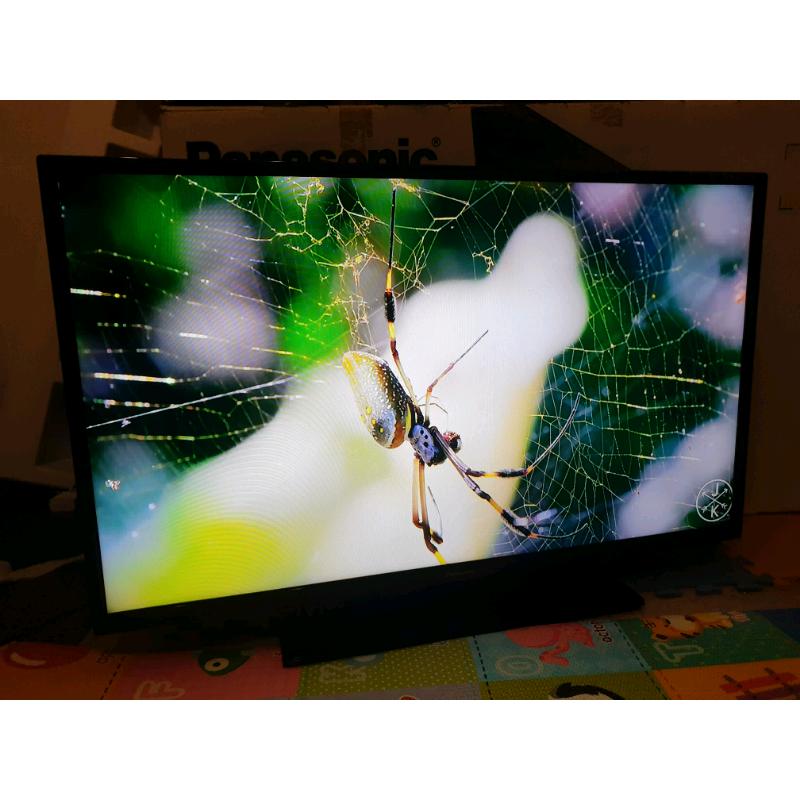 Slim 39in Panasonic TV Television Full HD 1080p boxed