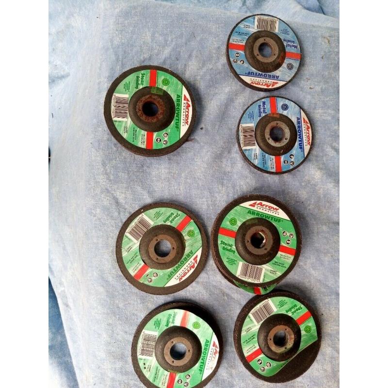 Metal grinding disc 4 & 1/2 inches diameter, 7/8 bore, 1/4 thick.