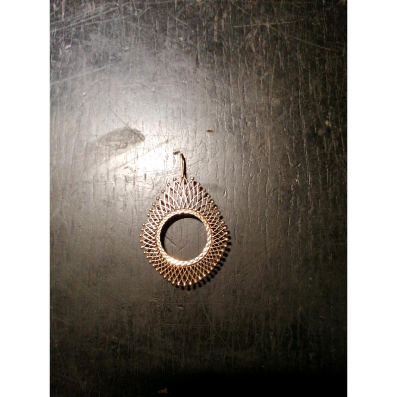 9 ct gold sovereign mount