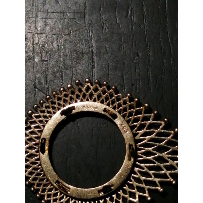 9 ct gold sovereign mount