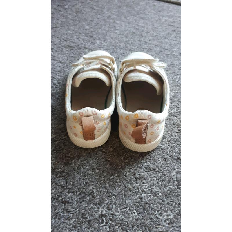 Clarks Doodles size 6.5G