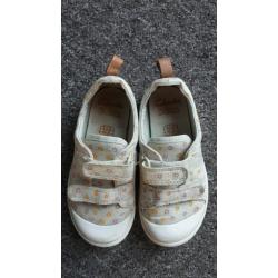 Clarks Doodles size 6.5G