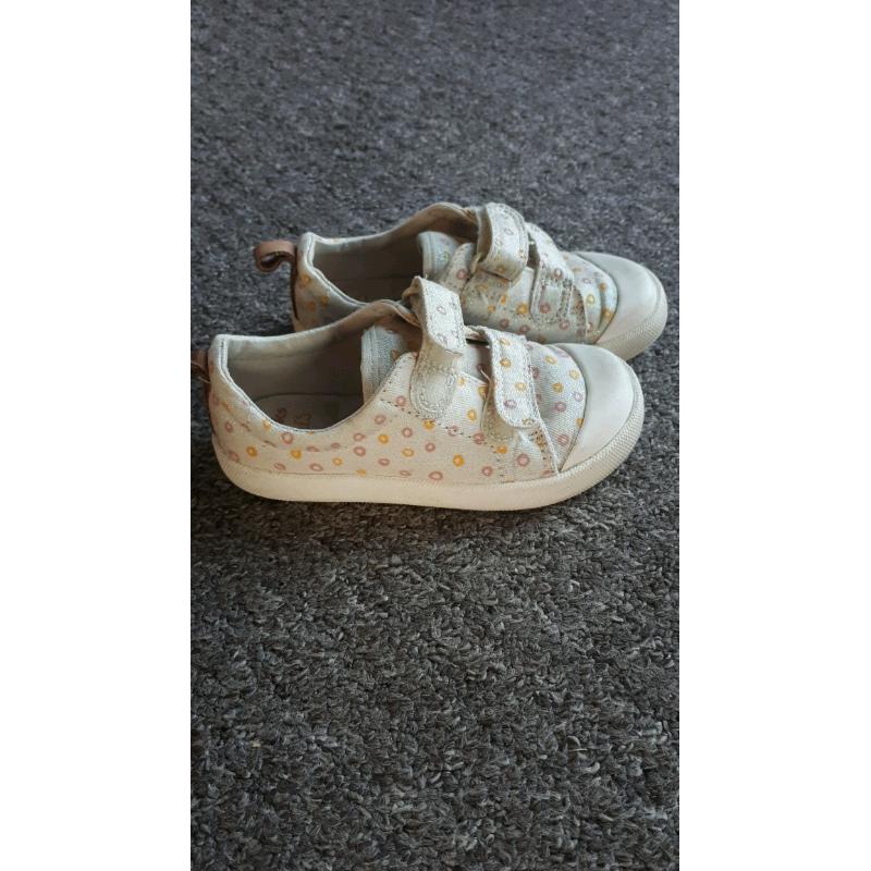 Clarks Doodles size 6.5G