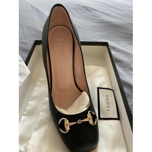 Ladies Gucci shoes - Size 4.5