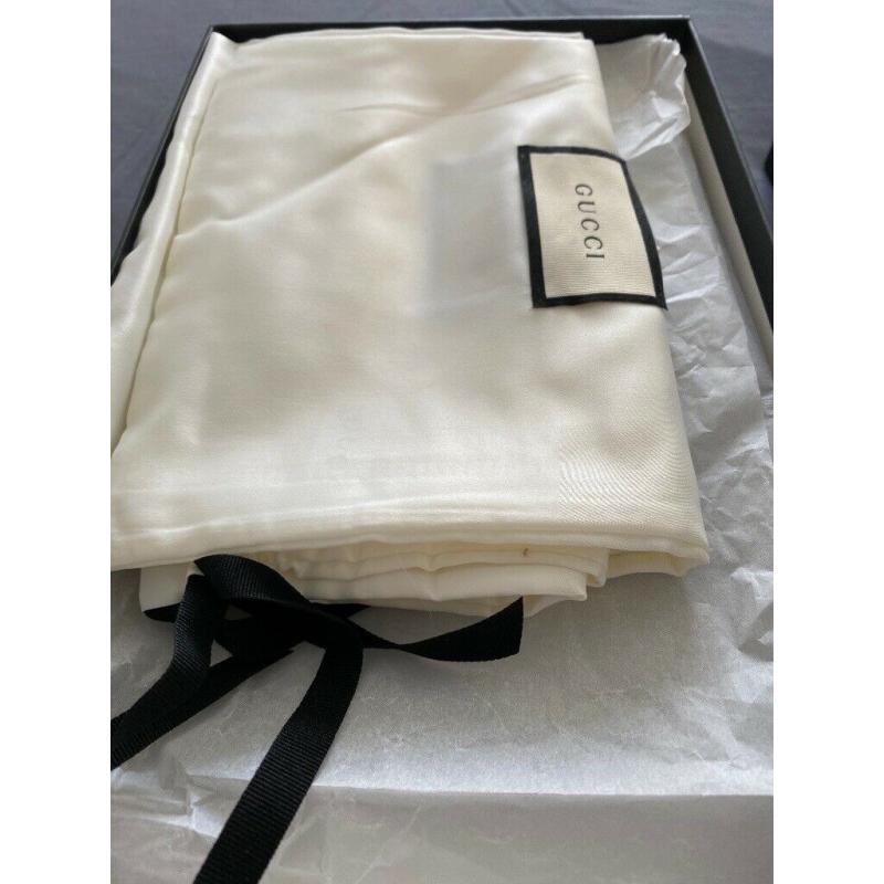 Ladies Gucci shoes - Size 4.5
