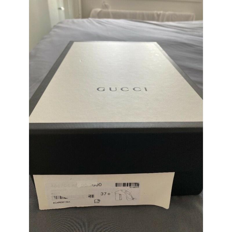 Ladies Gucci shoes - Size 4.5