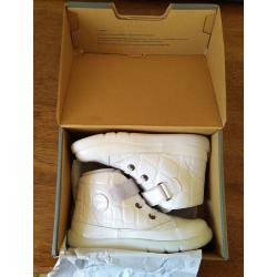 BRAND NEW kid's Bobux shoes,size 11 UK/29EU