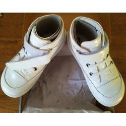 BRAND NEW kid's Bobux shoes,size 11 UK/29EU