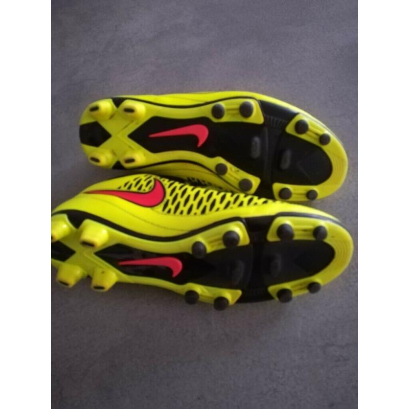 Boys Football Boots, Nike Size 6