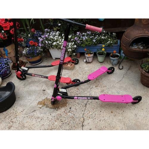 Pink flicker 3 wheel scooter