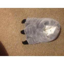 Monster paw slippers UK 4-7