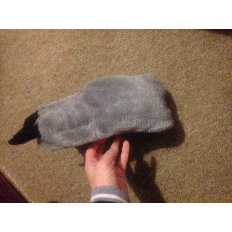 Monster paw slippers UK 4-7
