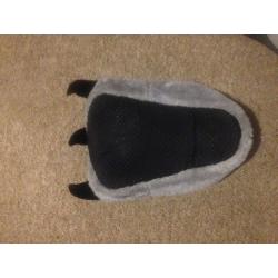Monster paw slippers UK 4-7