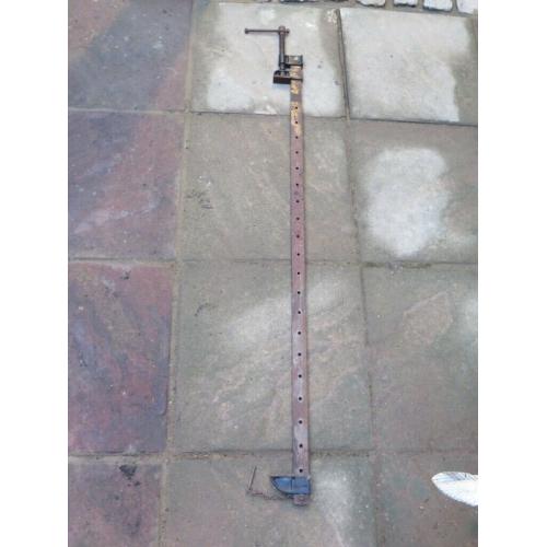 VINTAGE ?RECORD? 4 FOOT STEEL FRAME CRAMP. VGC