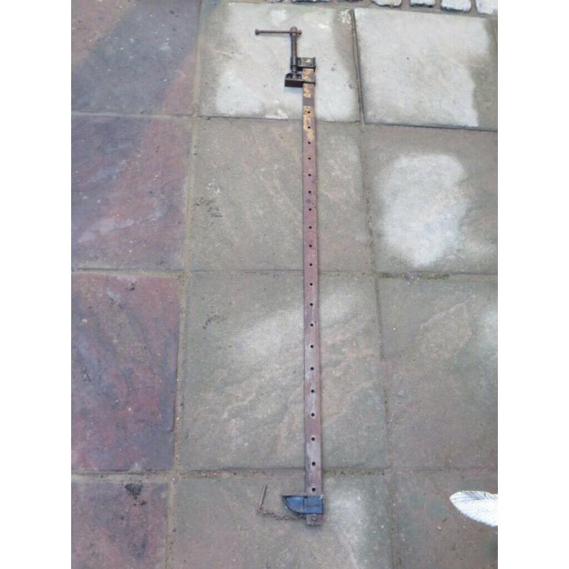 VINTAGE ?RECORD? 4 FOOT STEEL FRAME CRAMP. VGC