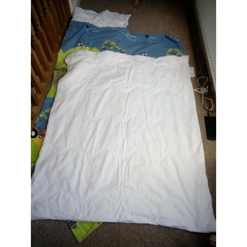 Child's duvet and pillow set -Farmyard design - Twins